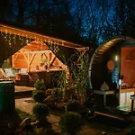 Aloha Glamp - Caloroczny Glamping Nad Rzeka Z Prywatna Balia - Stok Narciarski, Gory, Lasy, Sauna Nyaraló