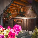 Aloha Glamp - Caloroczny Glamping Nad Rzeka Z Prywatna Balia - Stok Narciarski, Gory, Lasy, Sauna Nyaraló *