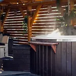 Casa vacanze Aloha Glamp - Caloroczny Glamping Nad Rzeka Z Prywatna Balia - Stok Narciarski, Gory, Lasy, Sauna Zagornik