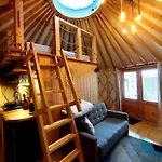 Aloha Glamp - Caloroczny Glamping Nad Rzeka Z Prywatna Balia - Stok Narciarski, Gory, Lasy, Sauna * Zagornik