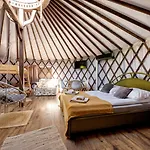 Nyaraló Aloha Glamp - Caloroczny Glamping Nad Rzeka Z Prywatna Balia - Stok Narciarski, Gory, Lasy, Sauna Zagornik