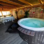 Aloha Glamp - Caloroczny Glamping Nad Rzeka Z Prywatna Balia - Stok Narciarski, Gory, Lasy, Sauna Nyaraló *