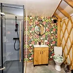 Aloha Glamp - Caloroczny Glamping Nad Rzeka Z Prywatna Balia - Stok Narciarski, Gory, Lasy, Sauna * Zagornik