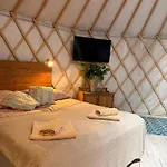 Aloha Glamp - Caloroczny Glamping Nad Rzeka Z Prywatna Balia - Stok Narciarski, Gory, Lasy, Sauna * Zagornik