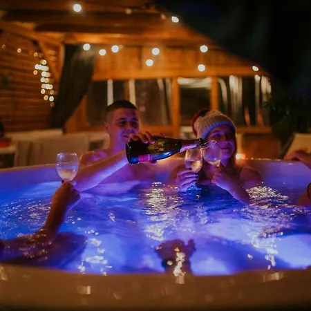 Aloha Glamp - Okragle Przy Rzece - Balia I Sauna - Energylandia *
