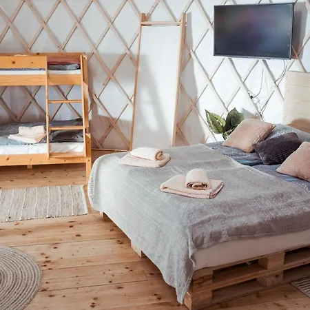 Dom wakacyjny Aloha Glamp - Nowoczesne Jurty Z Prywatnym Jacuzzi - Sauna - Energylandia Zagornik
