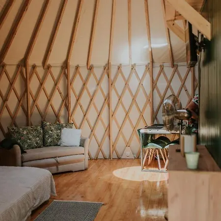 Feriehus Aloha Glamp - Caloroczny Glamping Nad Rzeka Z Prywatna Balia - Stok Narciarski, Gory, Lasy, Sauna Zagornik