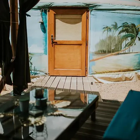 Aloha Glamp - Caloroczny Glamping Nad Rzeka Z Prywatna Balia - Stok Narciarski, Gory, Lasy, Sauna Feriehus Zagornik
