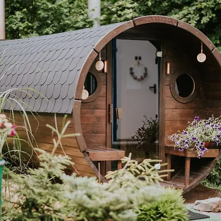 Aloha Glamp - Caloroczny Glamping Nad Rzeka Z Prywatna Balia - Stok Narciarski, Gory, Lasy, Sauna Hébergement de vacances Zagornik
