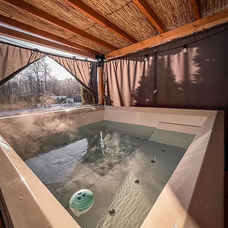 Σπίτι διακοπών Aloha Glamp - Caloroczny Glamping Nad Rzeka Z Prywatna Balia - Stok Narciarski, Gory, Lasy, Sauna Zagornik