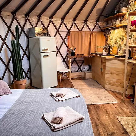 Aloha Glamp - Okragle Przy Rzece - Balia I Sauna - Energylandia *