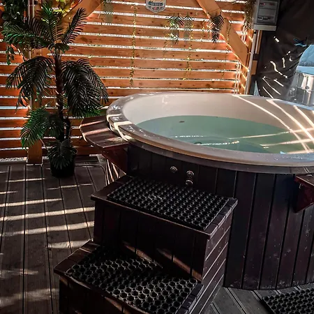 Holiday home Aloha Glamp - Okragle Przy Rzece - Balia I Sauna - Energylandia