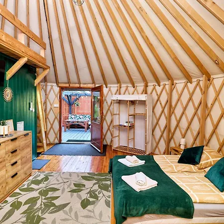 Aloha Glamp - Caloroczny Glamping Nad Rzeka Z Prywatna Balia - Stok Narciarski, Gory, Lasy, Sauna Feriehus *