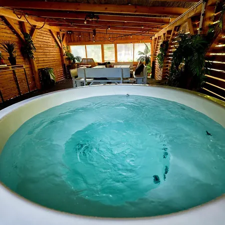 Σπίτι διακοπών Aloha Glamp - Caloroczny Glamping Nad Rzeka Z Prywatna Balia - Stok Narciarski, Gory, Lasy, Sauna Zagornik