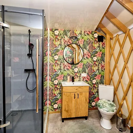 Aloha Glamp - Caloroczny Glamping Nad Rzeka Z Prywatna Balia - Stok Narciarski, Gory, Lasy, Sauna * Zagornik