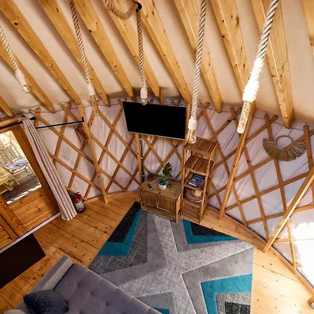 Feriehus Aloha Glamp - Caloroczny Glamping Nad Rzeka Z Prywatna Balia - Stok Narciarski, Gory, Lasy, Sauna