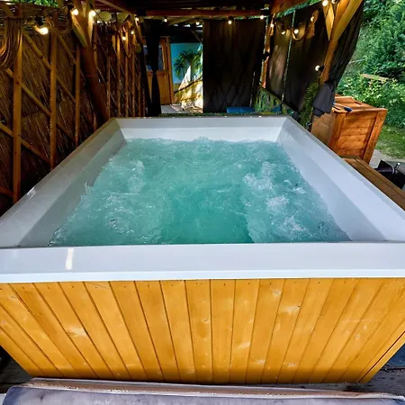 Feriehus Aloha Glamp - Caloroczny Glamping Nad Rzeka Z Prywatna Balia - Stok Narciarski, Gory, Lasy, Sauna *