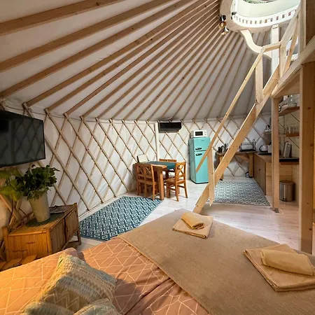 Feriehus Aloha Glamp - Caloroczny Glamping Nad Rzeka Z Prywatna Balia - Stok Narciarski, Gory, Lasy, Sauna