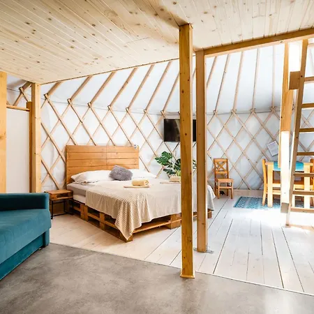 Feriehus Aloha Glamp - Caloroczny Glamping Nad Rzeka Z Prywatna Balia - Stok Narciarski, Gory, Lasy, Sauna