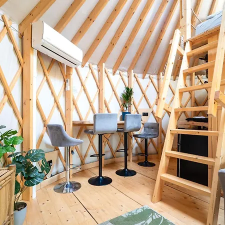 Aloha Glamp - Caloroczny Glamping Nad Rzeka Z Prywatna Balia - Stok Narciarski, Gory, Lasy, Sauna Feriehus Zagornik