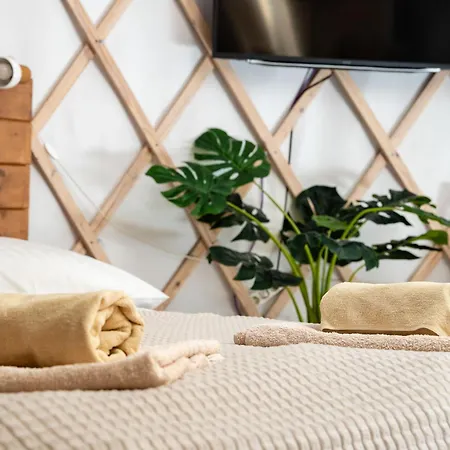 Aloha Glamp - Caloroczny Glamping Nad Rzeka Z Prywatna Balia - Stok Narciarski, Gory, Lasy, Sauna Feriehus