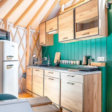 Feriehus Aloha Glamp - Caloroczny Glamping Nad Rzeka Z Prywatna Balia - Stok Narciarski, Gory, Lasy, Sauna