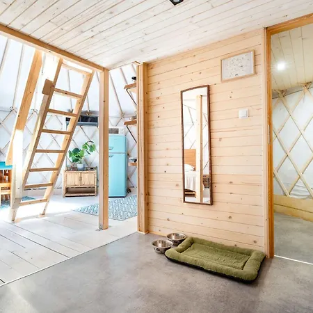 Aloha Glamp - Caloroczny Glamping Nad Rzeka Z Prywatna Balia - Stok Narciarski, Gory, Lasy, Sauna Feriehus Zagornik