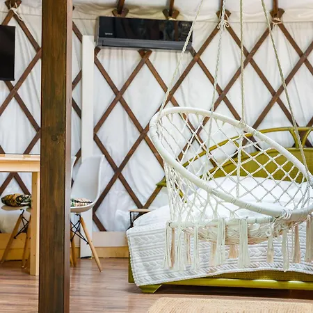 Feriehus Aloha Glamp - Caloroczny Glamping Nad Rzeka Z Prywatna Balia - Stok Narciarski, Gory, Lasy, Sauna Zagornik