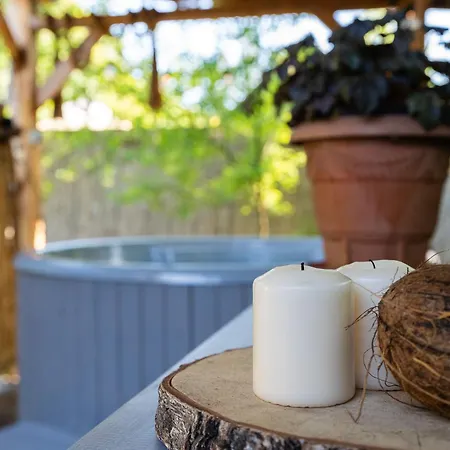 Aloha Glamp - Caloroczny Glamping Nad Rzeka Z Prywatna Balia - Stok Narciarski, Gory, Lasy, Sauna Feriehus
