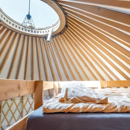 Feriehus Aloha Glamp - Caloroczny Glamping Nad Rzeka Z Prywatna Balia - Stok Narciarski, Gory, Lasy, Sauna Zagornik