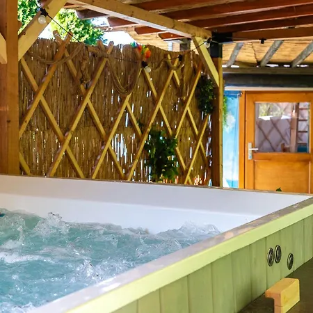 Feriehus Aloha Glamp - Caloroczny Glamping Nad Rzeka Z Prywatna Balia - Stok Narciarski, Gory, Lasy, Sauna