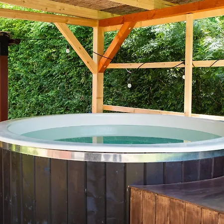 Aloha Glamp - Caloroczny Glamping Nad Rzeka Z Prywatna Balia - Stok Narciarski, Gory, Lasy, Sauna Feriehus