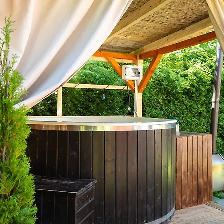 Σπίτι διακοπών Aloha Glamp - Caloroczny Glamping Nad Rzeka Z Prywatna Balia - Stok Narciarski, Gory, Lasy, Sauna