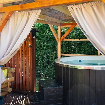 Aloha Glamp - Caloroczny Glamping Nad Rzeka Z Prywatna Balia - Stok Narciarski, Gory, Lasy, Sauna Feriehus *