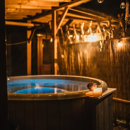 Prázdninový dům Aloha Glamp - Caloroczny Glamping Nad Rzeka Z Prywatna Balia - Stok Narciarski, Gory, Lasy, Sauna *