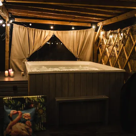 Aloha Glamp - Caloroczny Glamping Nad Rzeka Z Prywatna Balia - Stok Narciarski, Gory, Lasy, Sauna Prázdninový dům